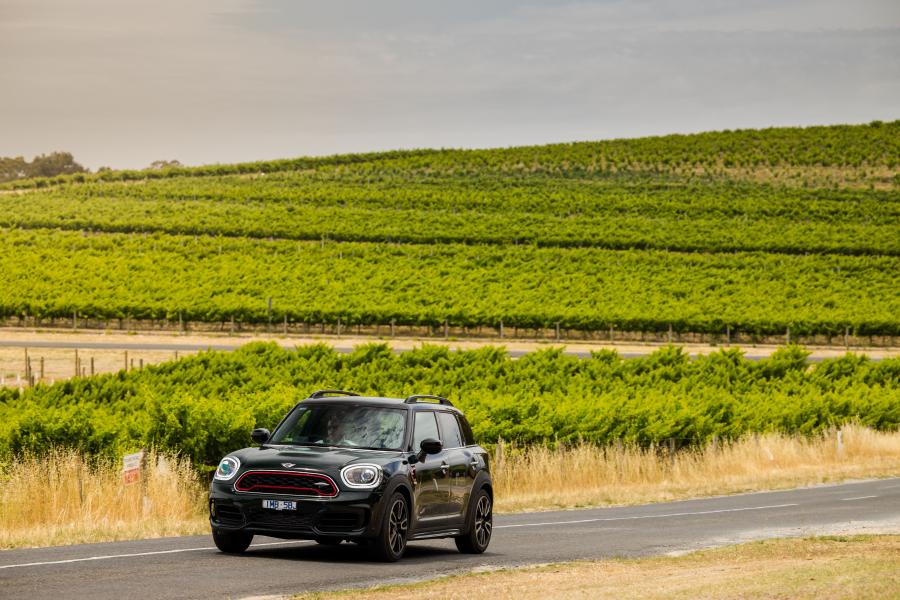  Mini John Cooper Works Countryman (F60) 2017 года  (AU) (фото 4 из 10)